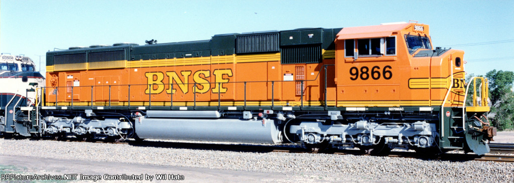 BNSF SD70MAC 9866